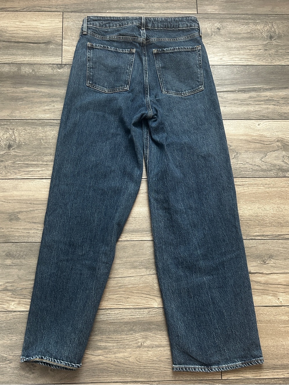 Old Navy women’s Classic High-Rise Wide Leg Jeans in Dark Blue - Picture 3 of 6